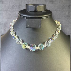 301. Vintage‎ Aurora Borealis Glass Beaded Necklace Signed Jonne